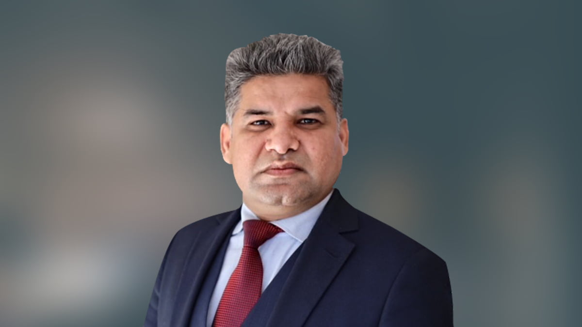 Welcome to Setfords, Sohrab Khan! Sohrab specialises in Residential Conveyancing.